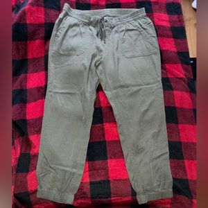 Old Navy lightweight pants. Size Large. Olive green color.